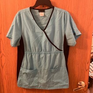Baby blue & black mock wrap scrub top L.